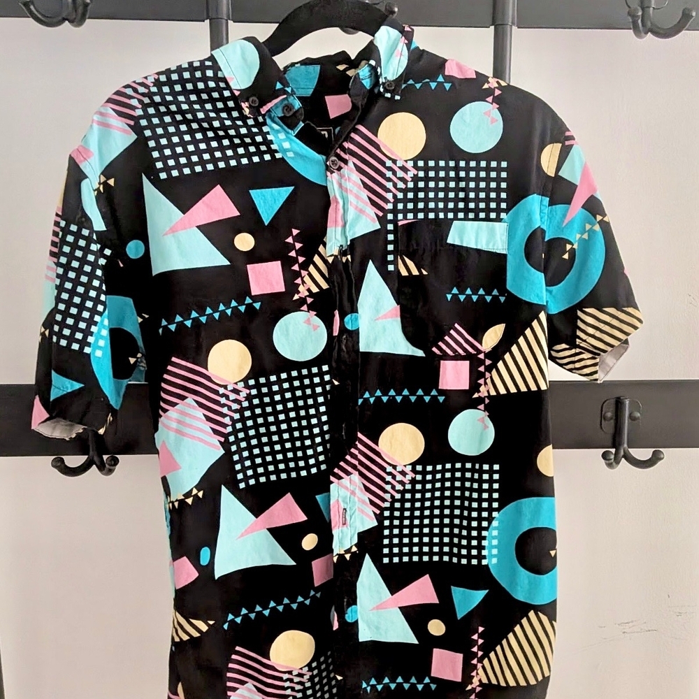 Colorful Geometric Pattern Shirt - Picture 3 of 4